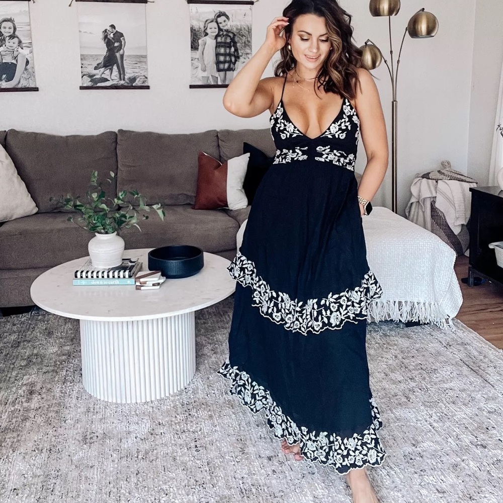 Abercrombie & Fitch Black Floral Tiered Maxi Dress White Floral Accents Small - Picture 2 of 10